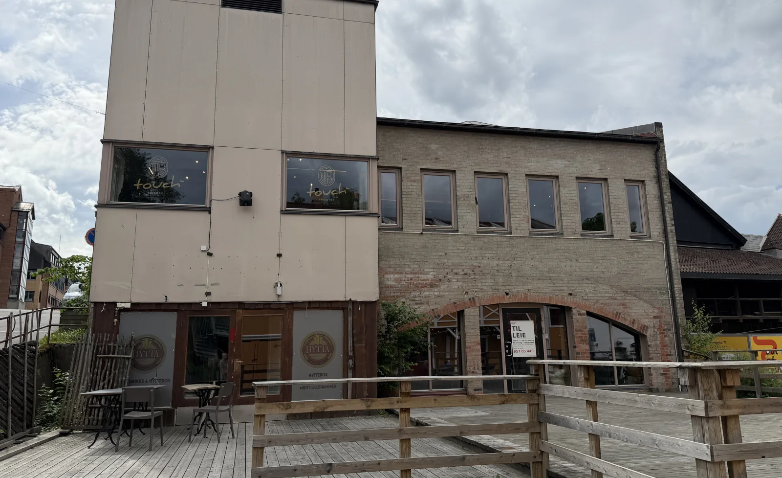 Serveringslokale med 100 m² platting i Elvegata, Elvegata 17